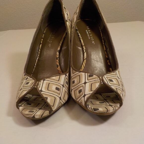 Kenneth Cole Reaction Brown Wedge Pumps Women Size 6M Peep Toe Squares Patterns - Picture 6 of 13